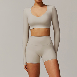 Conjunto Deportivo de Dos Piezas para Mujer: Bra Deportivo y Shorts de Cintura Alta para Yoga, Gimnasio, Fitness, Secado Rápido - Product Image 4