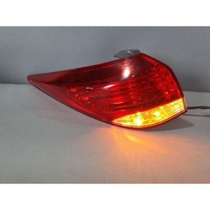 Luz trasera izquierda usada i40 924013Z010 - Product Image 3