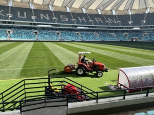 Aérateur de pelouse pour la santé du gazon, l'aération du sol et l'entretien des pelouses – Équipement professionnel pour l'entretien et la revitalisation des pelouses (Prix de dépôt) - Product Image 6