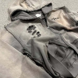 ผู้ผลิตเสื้อผ้าสตรีทแวร์แบบกำหนดเอง ลายปักแบบซีดจางสไตล์วินเทอร์ ประดับด้วยคริสตัล ซิป ย้อมสีแบบแอซิดวอช ย้อมสีแบบไทได สำหรับผู้ชาย ผ้าหนา - Product Image 3