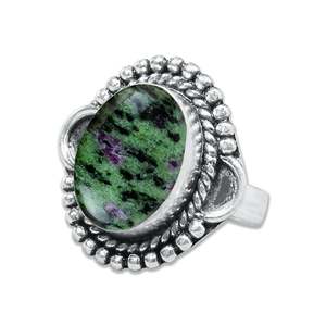 Anillo Minimalista Elegante y Sencillo de Plata de Ley 925 con Bisel de Rubí Zoisita, Hecho a Mano con Gema Natural de Múltiples Formas, Cristiano - Product Image 3