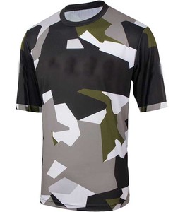 T-shirt en coton au fini mat élégant - Infroissable - Coupe ajustée moderne - Simplicité intemporelle pour votre garde-robe quotidienne - Product Image 4