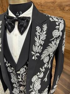 Traje de esmoquin negro de lujo con bordado floral para hombre |   Conjunto de 3 Piezas para Novio, Blazer para Boda, Cena o Baile de Graduación |   Fabricante OEM Personalizado - Product Image 2