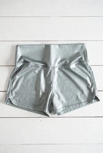 Shorts de sport et de yoga taille haute en nylon pour femme – Respirants, coupe régulière, idéaux pour la course et la gym en été - Product Image 4