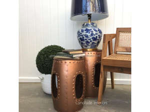 Tabouret / Table basse moderne avec structure en métal finition cuivre et plateau en bois de manguier pour la décoration de salon - Product Image 6