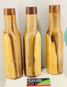 Bouteille d'eau artisanale en bois pur indien, design gaufré foncé, écologique - 900 ML pour le stockage et les boissons, bienfaits ayurvédiques - Product Image 6