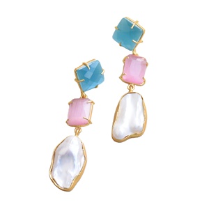 Pendientes de Racimo de Latón Premium, Chapados en Oro, con Perla y Piedra Semipreciosa Natural, Textura Mate de Latón, Estilo Moderno y Vanguardista - Product Image 1