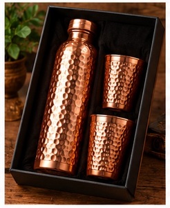 Bouteille d'eau en cuivre en forme de croissant de lune étoilé avec 2 tasses, coffret cadeau en cuivre - Product Image 3