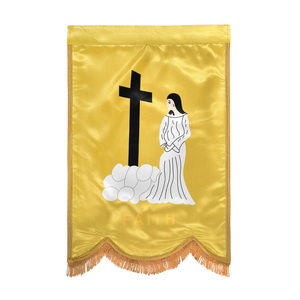 Banderola de la Orden de la Fe del Amaranto, Bandera Ceremonial Personalizada de Seda Reutilizable Ecológica Dorada con Emblema de Cruz y Flecos - Product Image 1
