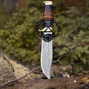 มีดทำมือแบบกำหนดเอง 1095 ดามัสกัส ใบมีด 7 นิ้ว ผิวลายหยดน้ำ มีดโบวี่สำหรับล่าสัตว์ พร้อมปลอกมีด ด้ามจับหนังแท้ลายเขาสัตว์ หุ้มด้วยทองเหลือง - Product Image 4