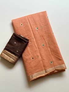 Sari en soie Chanderi pure, jacquard traditionnel, motif paon et cerf, bordure riche en Zari, pompons faits main, style héritage - Product Image 4