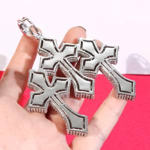 Colgante de Cruz con Piedras de Moissanita VVS Redondas y Baguette, Plata 925 con Baño de Rodio, Amuleto Religioso Unisex - Product Image 5