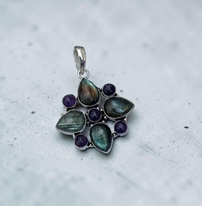Pendentif Fait Main en Labradorite et Améthyste, Argent Sterling 925, Bijoux de Créateur, Cadeau de Fiançailles Vintage, NIKHIL GEMS, Troisième Partie - Product Image 3