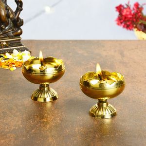 Paire de lampes suspendues en laiton artisanal avec motif paon, lampe à huile traditionnelle indienne pour la décoration de la maison, la Pooja et l'éclairage festif ! ! - Product Image 1