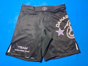 กางเกงมวยไทยสำหรับฝึกซ้อมรุ่นใหม่ ผลิตจากผ้าคุณภาพพรีเมียมน้ำหนักเบา ตะเข็บแข็งแรง ใส่สบายและยืดหยุ่นสำหรับผู้ชาย - Product Image 3