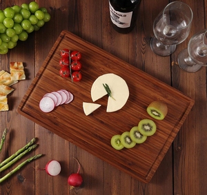 Planche à découper en bambou rectangulaire avec poignée latérale et rainures pour le jus, idéale pour la viande et le fromage en cuisine - Product Image 2