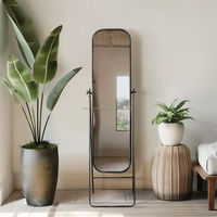 Grand miroir en fer de qualité ronde et de nombreuses formes Horloge murale en métal pour une utilisation temporelle et une décoration murale disponible à un prix abordable