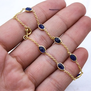 Bracelet en argent sterling 925 plaqué or avec saphir bleu naturel ovale serti clos, collection Memoria Jewels, vente en gros - Product Image 4