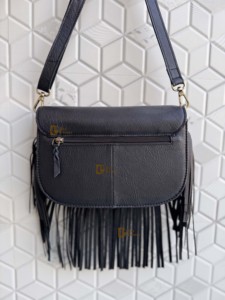 Bolso de mano con flecos para mujer, hecho a mano con cuero tallado, estilo gitano bohemio, patrón a cuadros en blanco y negro, estilo occidental, multiusos. - Product Image 4