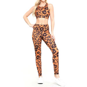 Última llegada: Conjunto de yoga para mujer de alta calidad, liso, teñido, de spandex/poliéster, transpirable y ligero. Servicio OEM. Conjuntos para mujer. - Product Image 1