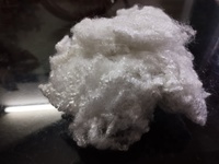Fibre de polyester recyclée de haute qualité 7D64HC, fibres creuses conjuguées non siliconées, certifiées OEKO-TEX GRS, ignifuges