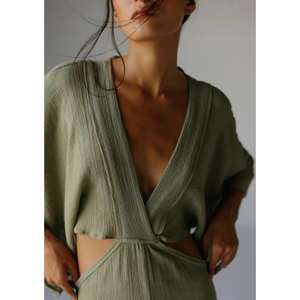 Vestido maxi verde oliva para mujer con cuello en V profundo y mangas acampanadas |   Vestido de Playa Elegante de Verano 100% Algodón Ecológico - Product Image 2