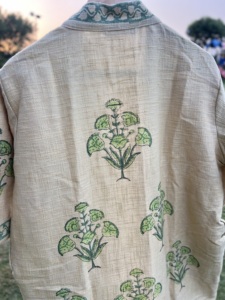 เสื้อแจ็คเก็ตบอมเบอร์ผ้าฝ้ายถักลายพิมพ์มือ TNT 100% ดีไซน์ลายดอกไม้ทำมือ ระบายอากาศได้ดี เหมาะสำหรับฤดูหนาวและฤดูใบไม้ร่วง พร้อมเข็มขัดยาว สวมใส่สบาย - Product Image 5