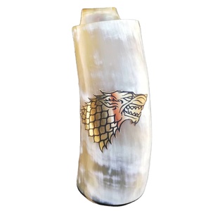 Taza para beber de cuerno de ganado de Juego de tronos vikingo hecho a mano en tamaño personalizado y tallado para bares y fiestas - Product Image 1