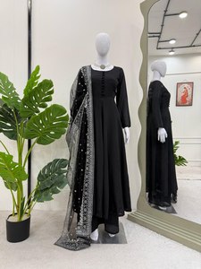 Ensemble de robe en mousseline de soie éthérée pour femmes Costume Kurta Salwar évasé de créateur avec bordure en dentelle Dupatta Mode de fête pakistanaise de l'Inde - Product Image 2