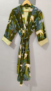 Bata de terciopelo de longitud completa con estampado animal para mujer, manga tres cuartos, ropa de descanso suave, cuello con abertura, cierre con cordón, para otoño - Product Image 2
