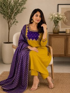 Conjunto de Pantalón y Kurta Anarkali de Viscosa para Mujer con Dupatta a Rayas, Elegante, Festivo, Ropa Étnica para Fiestas - Product Image 3