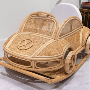 Voiture à bascule en rotin faite à la main, écologique, meubles pour bébé naturels, jouet décoratif durable, vente en gros du Vietnam - Product Image 3
