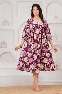 Robe midi évasée décontractée en coton à imprimé floral violet, col rond, manches trois quarts, avec poches, pour la maternité et l'allaitement, idéale pour le quotidien - Product Image 3