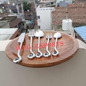ชุดช้อนส้อมสแตนเลสสตีลลายเกลียว ด้ามจับดีไซน์เฉพาะ ทำด้วยมือ สไตล์วินเทจ สำหรับใช้ในบ้านและร้านอาหาร 5 ชิ้น - Product Image 1