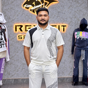 Conjunto de camiseta de críquet de manga corta premium y pantalones con tela transpirable, ligera y cómoda para jugadores de clubes y academias. - Product Image 1