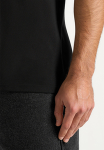 Camiseta de Hombre Negra de Manga Corta con Cuello Redondo, Corte Regular, de Algodón Jersey, Color Sólido, Diseño Tejido - Product Image 3