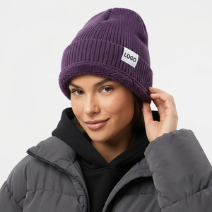Bonnet d'hiver tendance en tricot côtelé doublé polaire Sherpa chaud pour hommes et femmes – Vente en gros de bonnets unisexes de haute qualité pour l'hiver - Product Image 6