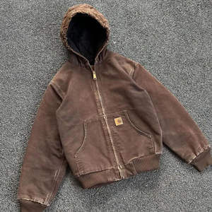 Sudadera con capucha vintage de 500 GSM con lavado ácido – Estampado de logotipo personalizado de alta definición, chaqueta de algodón oversize estilo streetwear con efecto desgastado por el sol - Product Image 3