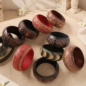 Collection de Bracelets en Bois Artisanaux – Joncs en Bois Naturel avec Décorations en Laiton – Durables, Faits Main, Formes Multiples, Qualité Supérieure - Product Image 6
