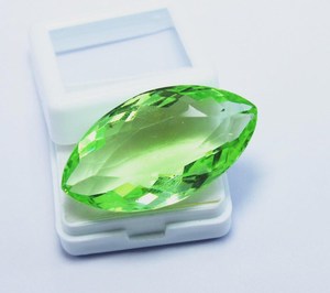 Pierre précieuse grenat vert taille marquise, pierre brute certifiée, cristal naturel pour la fabrication de bijoux - Product Image 2