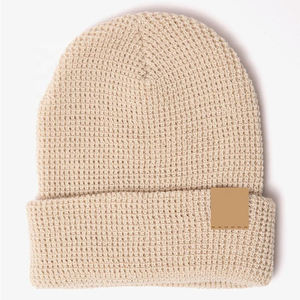 Gorros de Punto Unisex Hechos a Medida, Cálidos para Invierno, Suaves y Gruesos, para Deportes al Aire Libre, de Tela Común de Alta Calidad con Logotipo y Diseño Personalizados - Product Image 2