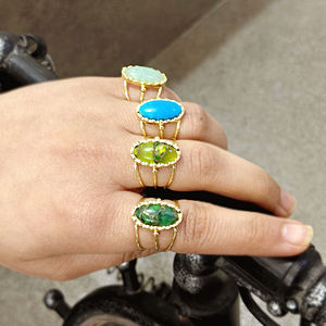 Anillo de fiesta chapado en oro de 18 quilates con piedra ovalada lisa de jade peridoto y banda abierta múltiple, elegante anillo de joyería para regalo. - Product Image 5