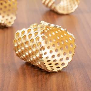 Juego de 12 Anillos para Servilletas de Metal Dorado, Decoración de Mesa con Textura Martillada Vintage - Product Image 1