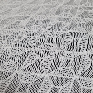 ผ้าลูกไม้ยืดลายเรขาคณิต 147 ซม. น้ำหนักเบา สีตามสั่ง ไนลอนผสมสแปนเด็กซ์ ระบายอากาศได้ดี เนื้อนุ่ม เหมาะสำหรับชุดชั้นใน ชุดนอน ชุดแต่งงาน - Product Image 3