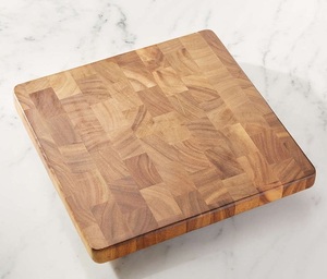 Planche à découper en bois de qualité supérieure avec finition en noyer, durable, antidérapante, pour la maison et la restauration, de White Royals - Product Image 1