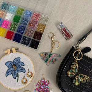 Colección al por mayor de dijes y colgantes de moda de aleación, estilo bohemio indio, hechos a mano y con cuentas, de Guru Kirpa Export House - Product Image 1