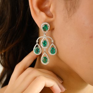 ต่างหูแบบห้อยประดับเพชรทรงหยดน้ำและมรกตทรงรีสไตล์อาร์ตเดโค NOVA 18K - Product Image 5