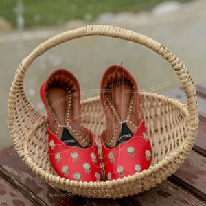 Accesorios de Moda en Oferta, Khussa para Mujer en Stock, Khussa para Mujer Adulta a Bajo Precio - Product Image 4