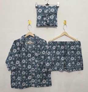 Conjunto de Pijama de Verano 100% Algodón con Estampado Floral para Mujer, Camisa con Botones y Pantalones Cortos, Azul Blanco Sanganeri - Product Image 5