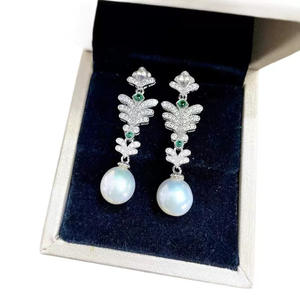 ต่างหูห้อยประดับมุกน้ำจืดทรงกลม S925 เงินแท้ คุณภาพสูง ขนาด 8.5-9 มม. ไร้ตำหนิ ดีไซน์ดอกไม้ - Product Image 5